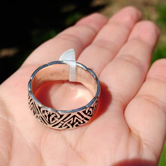 Sterling silver ring , oxidized band Celtic- new with tag size 13 - Picture 3 of 3